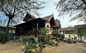 Rumah D'Rhu, Zaki's Residence